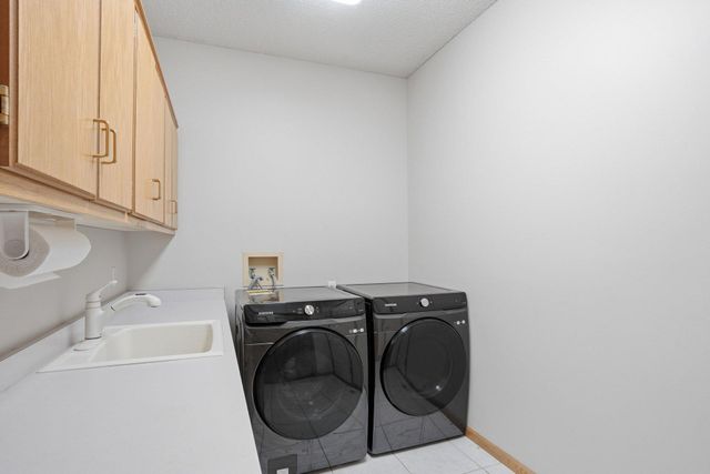 4230 Pineview Lane N, Plymouth, MN 55442