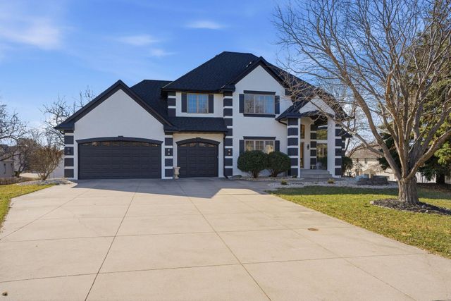 4230 Pineview Lane N, Plymouth, MN 55442