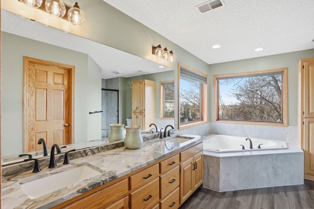 4230 Pineview Lane N, Plymouth, MN 55442