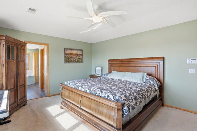 4230 Pineview Lane N, Plymouth, MN 55442