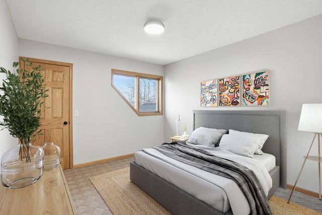 4230 Pineview Lane N, Plymouth, MN 55442