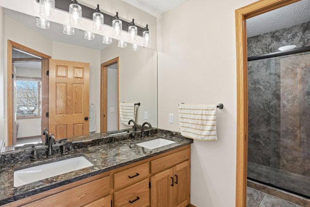 4230 Pineview Lane N, Plymouth, MN 55442