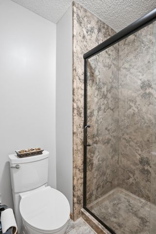 4230 Pineview Lane N, Plymouth, MN 55442