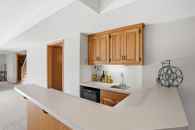 4230 Pineview Lane N, Plymouth, MN 55442