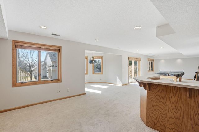 4230 Pineview Lane N, Plymouth, MN 55442