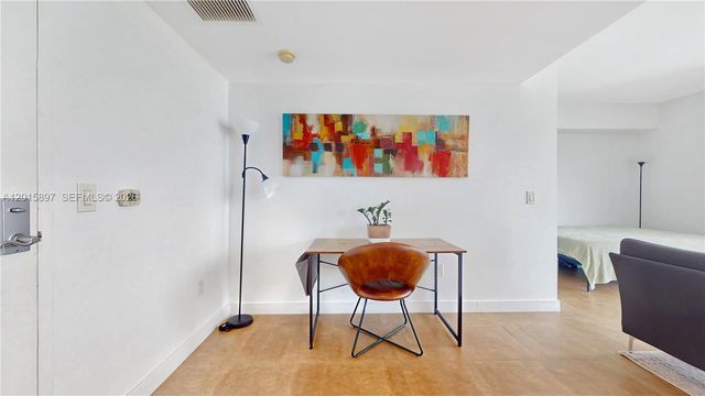 185 SW 7th St 2900, Miami, FL 33130