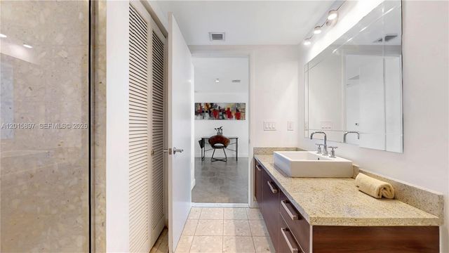185 SW 7th St 2900, Miami, FL 33130