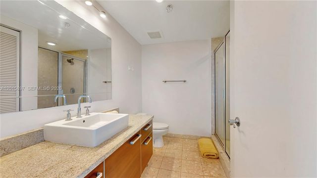 185 SW 7th St 2900, Miami, FL 33130