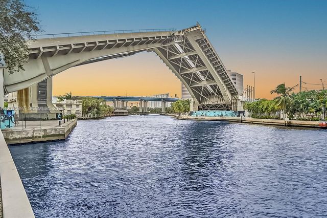 185 SW 7th St 2900, Miami, FL 33130