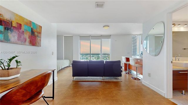 185 SW 7th St 2900, Miami, FL 33130