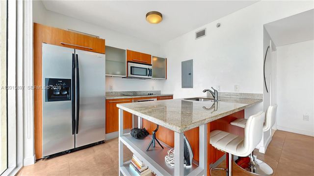 185 SW 7th St 2900, Miami, FL 33130