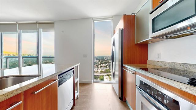 185 SW 7th St 2900, Miami, FL 33130