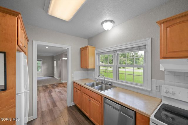 6939 Dorr Street, Toledo, OH 43615