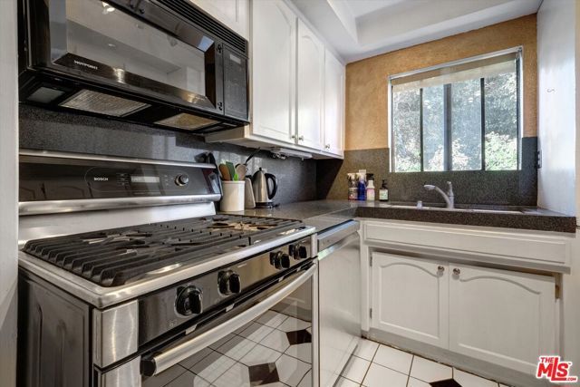 1355 N Sierra Bonita Avenue 411, West Hollywood, CA 90046