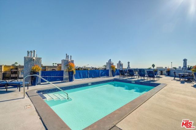 1355 N Sierra Bonita Avenue 411, West Hollywood, CA 90046