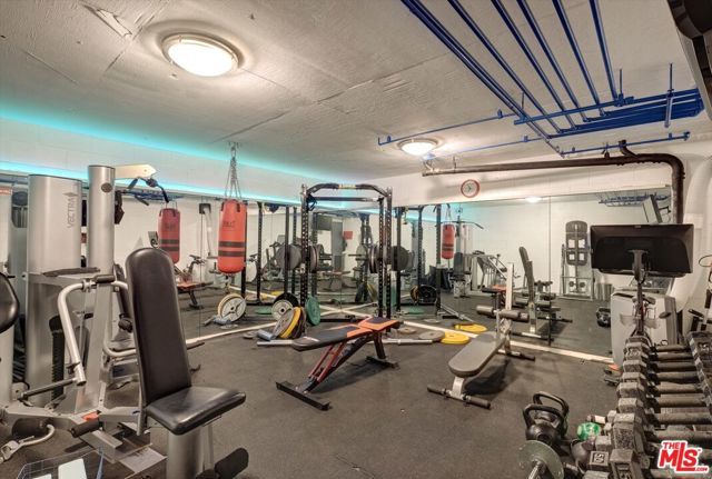 1355 N Sierra Bonita Avenue 411, West Hollywood, CA 90046