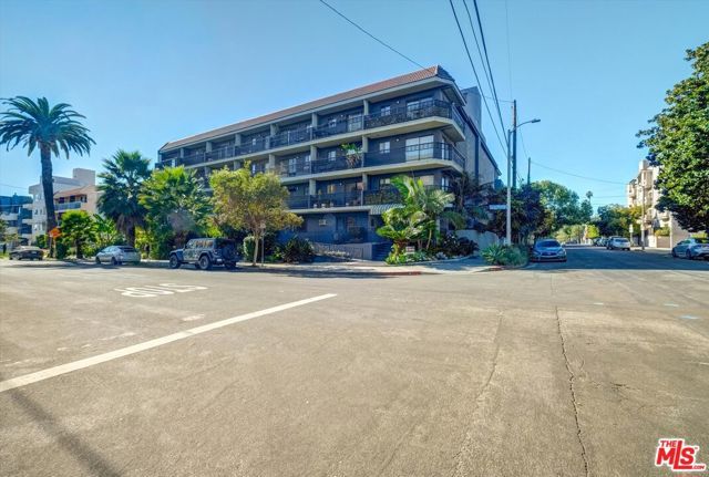 1355 N Sierra Bonita Avenue 411, West Hollywood, CA 90046