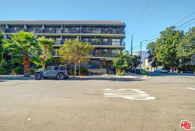 1355 N Sierra Bonita Avenue 411, West Hollywood, CA 90046