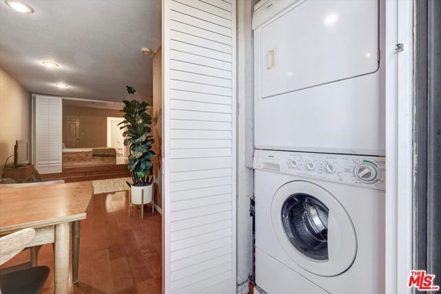 1355 N Sierra Bonita Avenue 411, West Hollywood, CA 90046