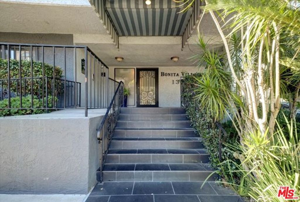 1355 N Sierra Bonita Avenue 411, West Hollywood, CA 90046