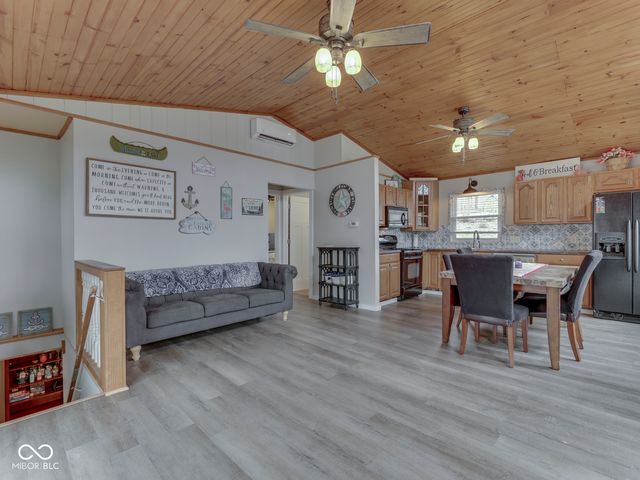 6141 Flamingo Drive, Nineveh, IN 46164