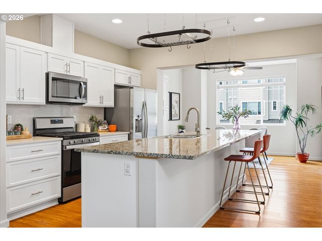 10529 Ne CEDAR FALLS Loop, Hillsboro, OR 97006
