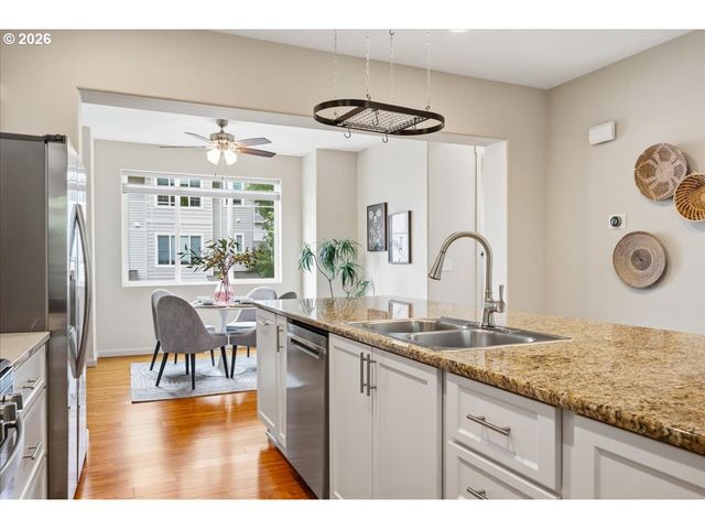 10529 Ne CEDAR FALLS Loop, Hillsboro, OR 97006