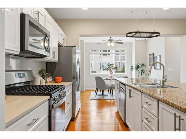 10529 Ne CEDAR FALLS Loop, Hillsboro, OR 97006