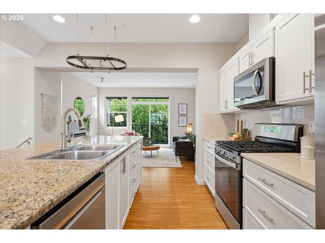 10529 Ne CEDAR FALLS Loop, Hillsboro, OR 97006