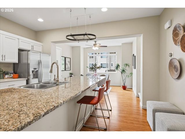10529 Ne CEDAR FALLS Loop, Hillsboro, OR 97006