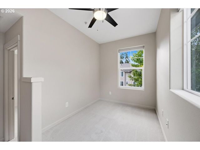 10529 Ne CEDAR FALLS Loop, Hillsboro, OR 97006