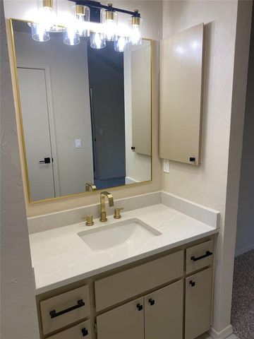 10124 Hefner Village Terrace, Oklahoma City, OK 73162