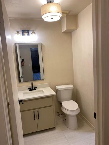 10124 Hefner Village Terrace, Oklahoma City, OK 73162