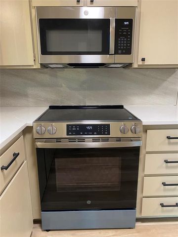 10124 Hefner Village Terrace, Oklahoma City, OK 73162