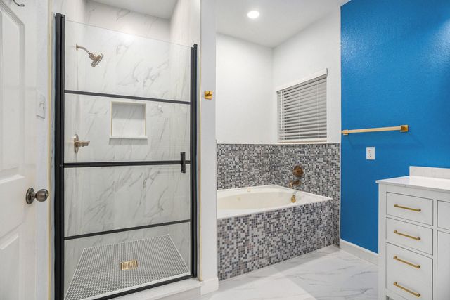 3811 Misty Falls Lane, Friendswood, TX 77546
