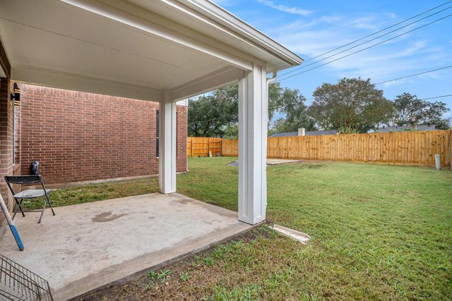 3811 Misty Falls Lane, Friendswood, TX 77546