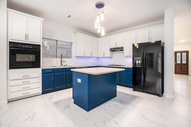 3811 Misty Falls Lane, Friendswood, TX 77546