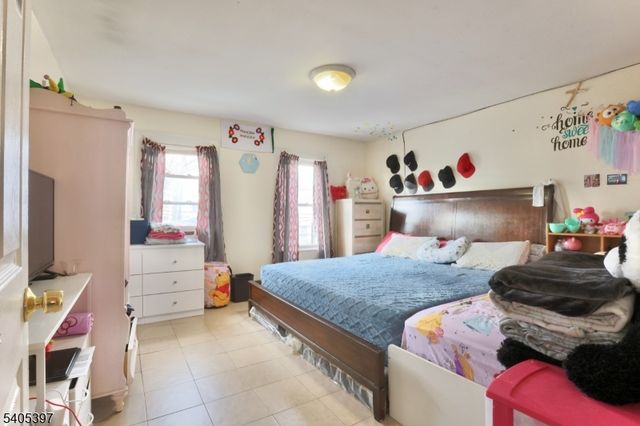 417 Franklin St, Elizabeth City, NJ 07206