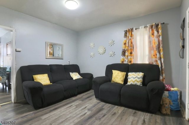 417 Franklin St, Elizabeth City, NJ 07206