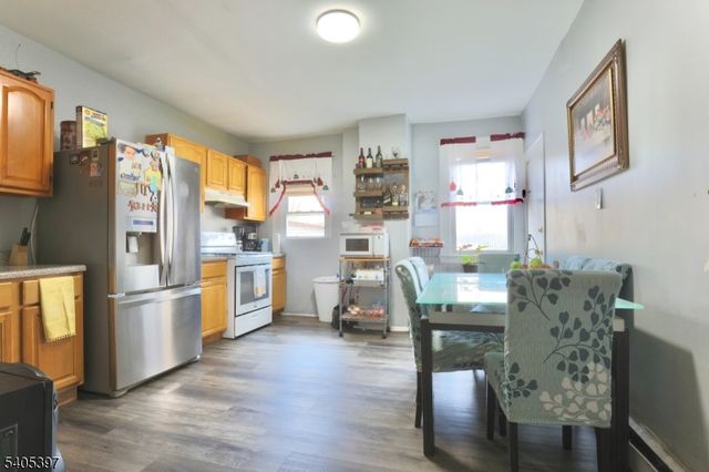 417 Franklin St, Elizabeth City, NJ 07206