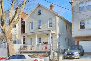 417 Franklin St, Elizabeth City, NJ 07206