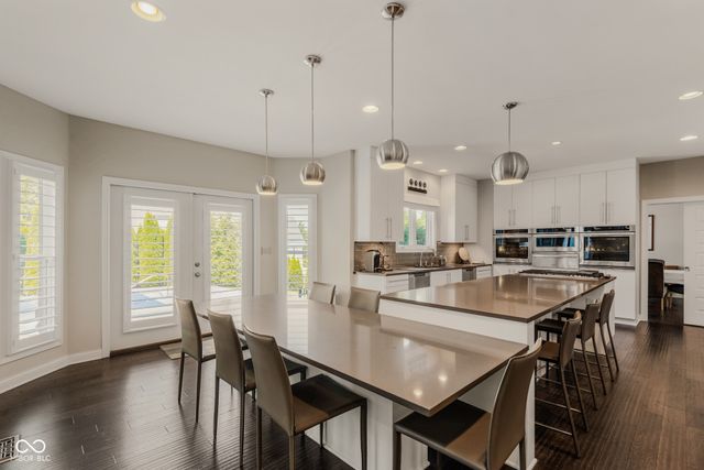 950 Westlake Hills Drive, Columbus, IN 47201