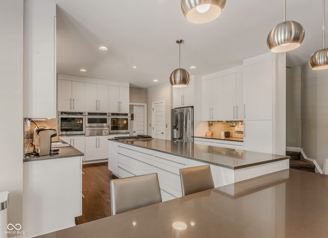 950 Westlake Hills Drive, Columbus, IN 47201