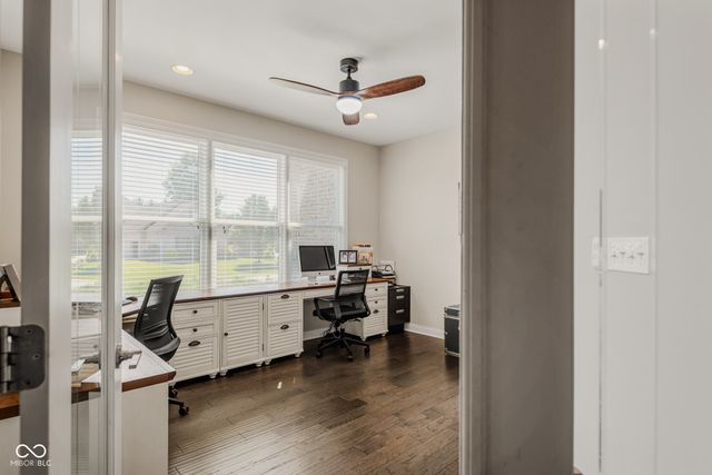 950 Westlake Hills Drive, Columbus, IN 47201