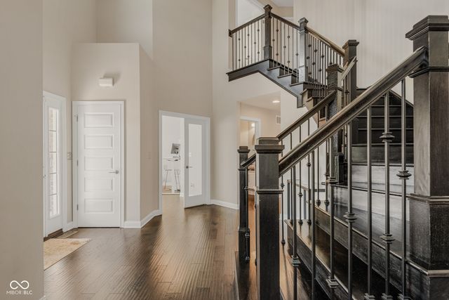 950 Westlake Hills Drive, Columbus, IN 47201