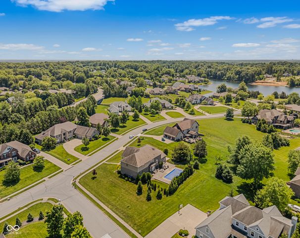 950 Westlake Hills Drive, Columbus, IN 47201
