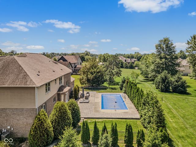 950 Westlake Hills Drive, Columbus, IN 47201