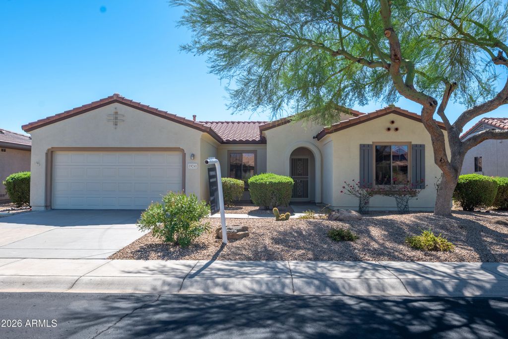 19241 N EMERALD COVE Way, Surprise, AZ 85387 — photo 2