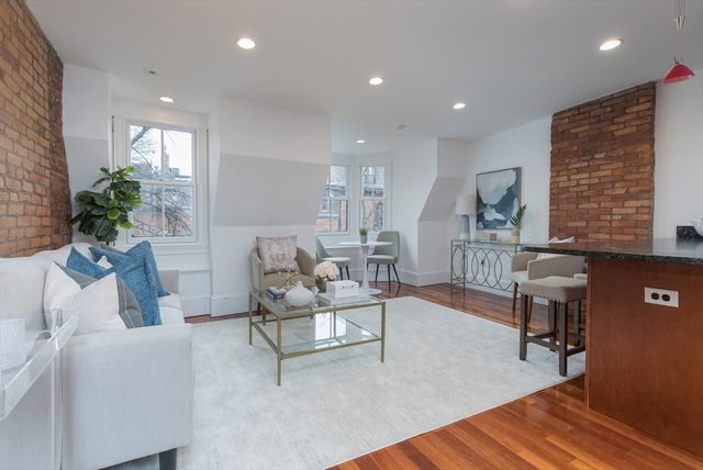 18 Dwight 3, Boston, MA 02118
