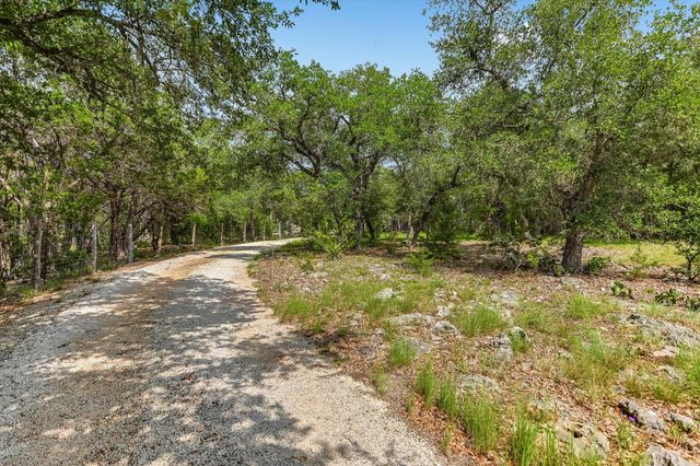 700 CLIFFSIDE RD, Wimberley, TX 78676